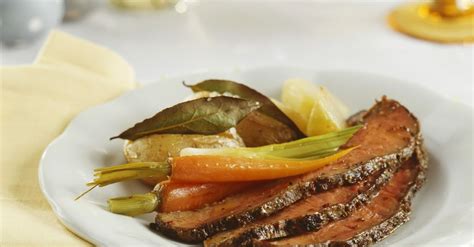 roast-beef-with-carrots-scallions-and-potatoes-eat image
