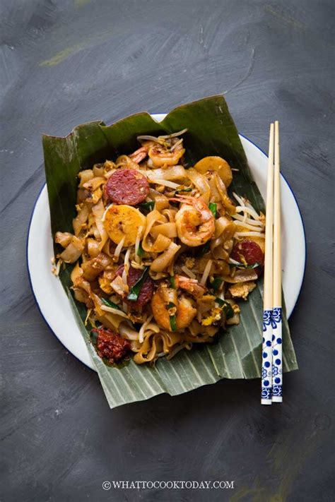 penang-char-kway-teow-stir-fried-flat-rice-noodles image