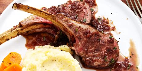 rack-of-lamb-with-roasted-garlic-pan-sauce-food image