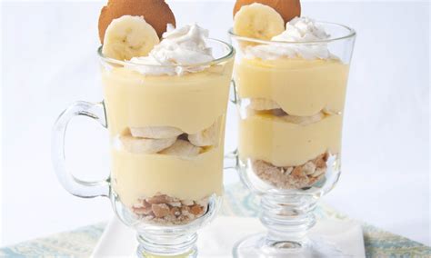 banana-crunch-pudding-parfait-recipe-dr-oetker image