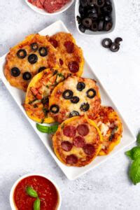 easy-mini-pizzas-my-mini-chefs image
