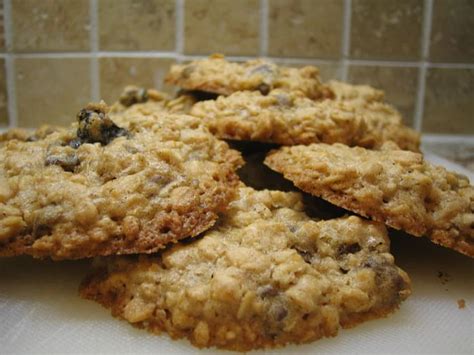 oatmeal-raisin-applesauce-cookies-recipe-delishably image