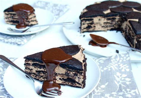 5-ingredient-no-bake-chocolate-coffee-icebox-cheesecake image