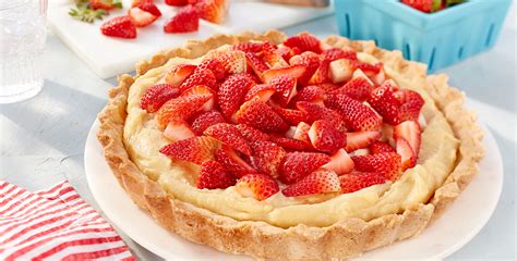 robinhood-strawberry-and-white-chocolate-cream-pie image