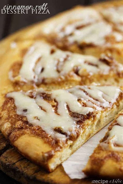 cinnamon-roll-dessert-pizza-the-recipe-critic image