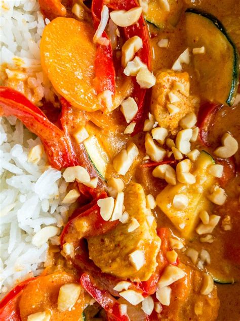 thai-peanut-curry-with-chicken-bites-of-beri image