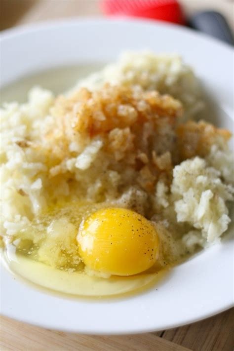 easter-breakfast-hash-brown-egg-cups-laurens-latest image
