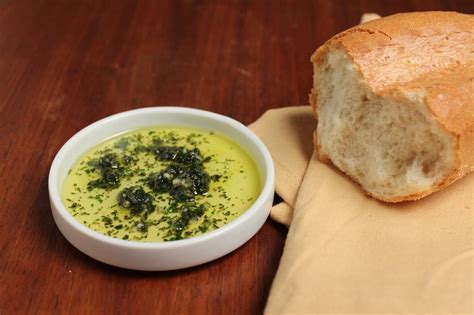 fresh-garlic-and-herb-dipping-oil-cooks image