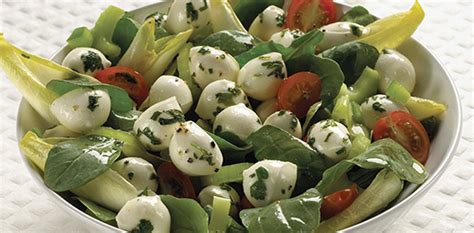tre-stelle-bocconcini-salad-recipe-recipe-gallery image