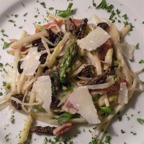 white-asparagus-ribbons-with-morels-and-brown image