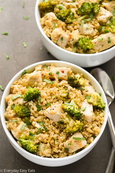 chicken-broccoli-quinoa-healthy-one-pan image