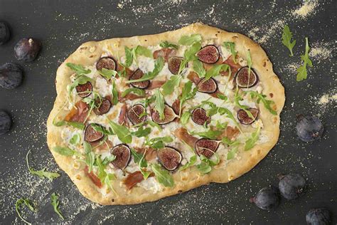 14-best-vegetarian-pizza-recipes-and-toppings-the image