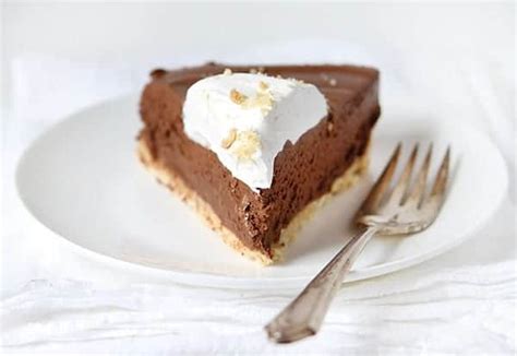 easy-chocolate-pie-i-am-baker image