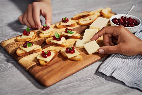 crostini-with-aged-cheddar-cranberry-armstrong image