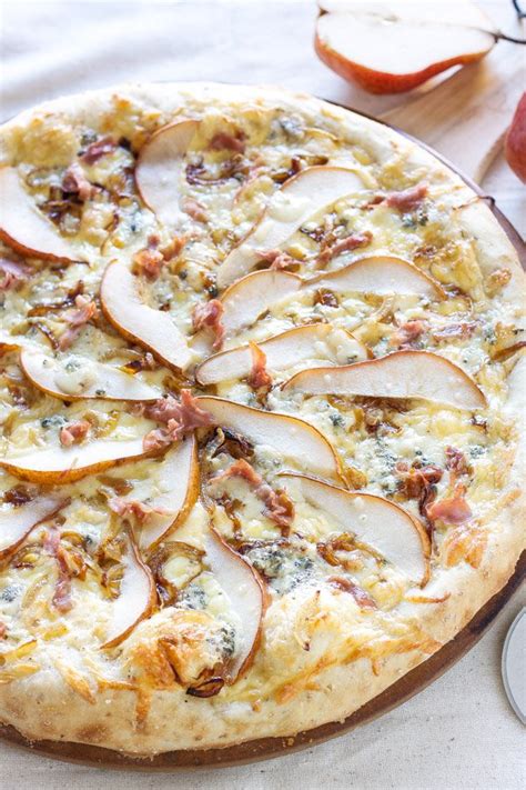 pear-prosciutto-and-gorgonzola-pizza-recipe-runner image
