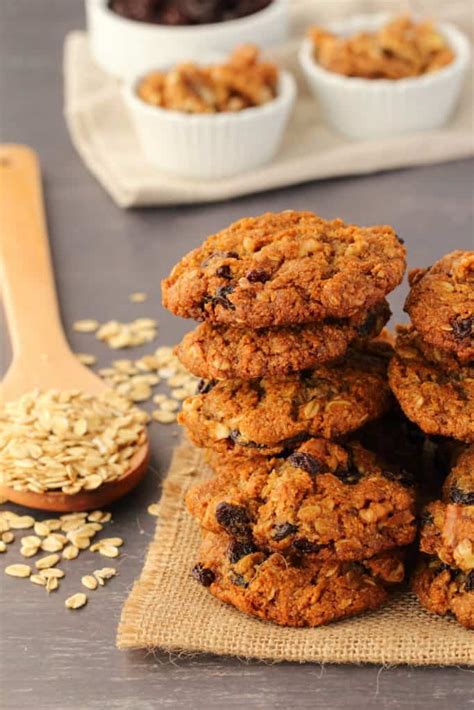 vegan-oatmeal-raisin-cookies-loving-it-vegan image