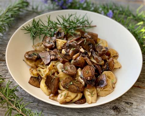 garlic-mushrooms-with-pasta-the-art-of-food-and-wine image