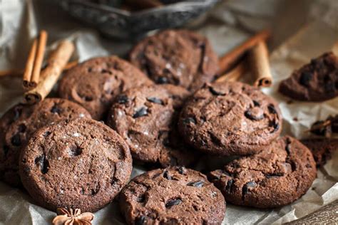decadent-cookies-canadian-goodness-dairy image