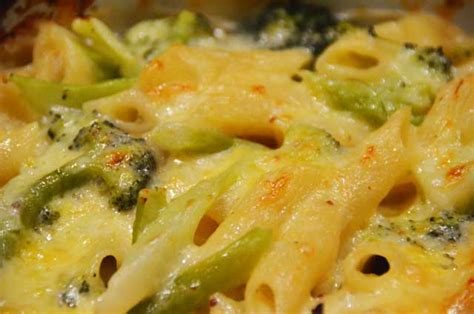 cheese-and-broccoli-pasta-bake-pennys image
