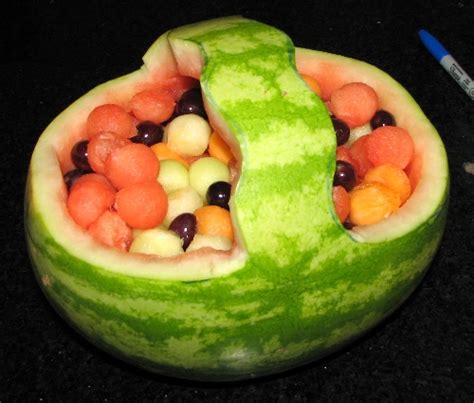 how-to-make-a-watermelon-basket-fruit-salad-7-steps image