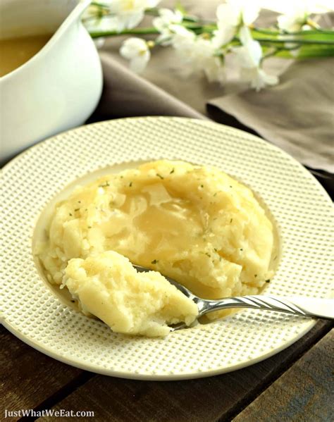 mashed-potatoes-and-gravy-gluten-free-vegan image