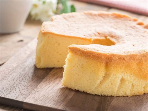 basic-sour-cream-yellow-cake-recipe-cdkitchencom image