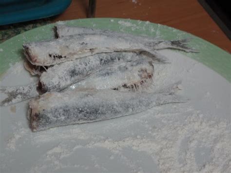 esperanzas-simple-spanish-recipe-for-fried-sardines image