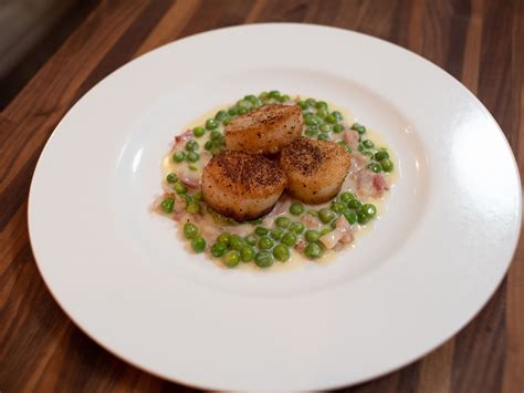 nick-stellino-pan-fried-scallops-with-peas-and-bacon image