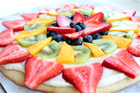 the-best-fruit-pizza-real-life-dinner image