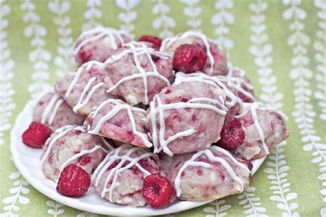 white-chocolate-raspberry-cheesecake-cookies image