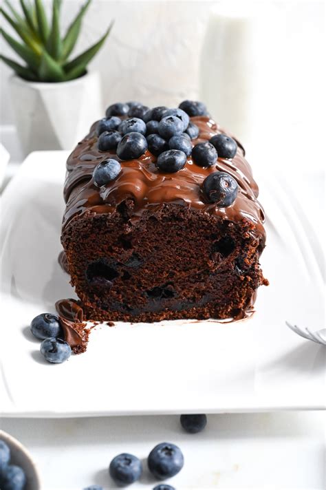 chocolate-and-blueberry-cake-mia-kouppa-greek image