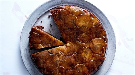 apple-gingerbread-cake-with-cream-recipe-bon image