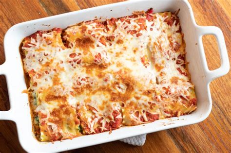 spinach-and-three-cheese-manicotti-the-cooks-treat image