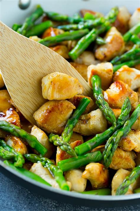 chicken-and-asparagus-stir-fry-dinner-at-the-zoo image
