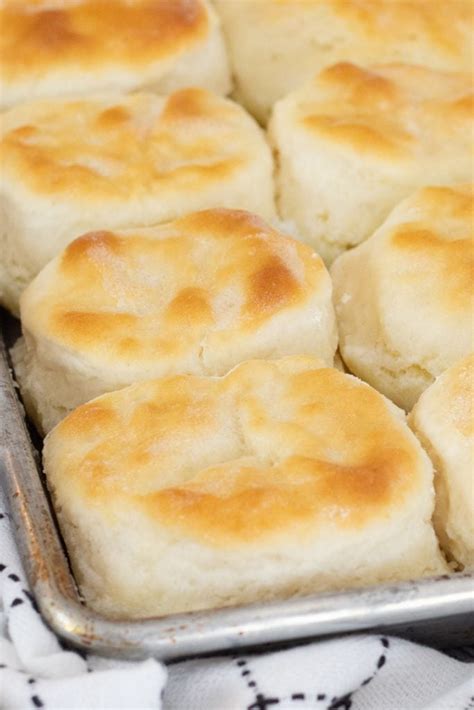 easy-bisquick-biscuit-recipe-sour-cream-biscuits image