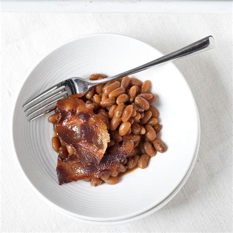 baked-beans-with-maple-glazed-bacon-recipe-food image