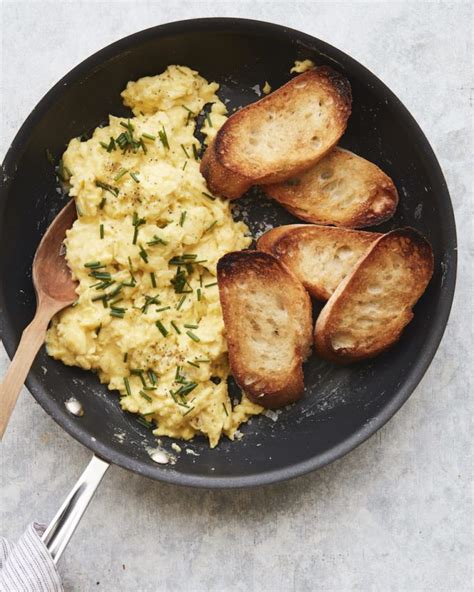 8-ways-to-cook-eggs-williams-sonoma-taste image