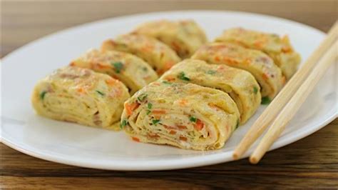 rolled-omelette-recipe-the-cooking-foodie image