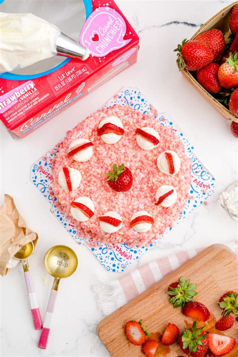 easy-strawberry-ice-cream-cake-love-from-the-oven image