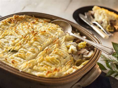 creamy-fish-and-mushroom-pie-recipe-spar image