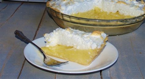 nanas-old-fashioned-coconut-cream-pie-with-meringue image