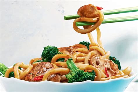 stir-fried-mongolian-noodles-with-chicken-canadian image