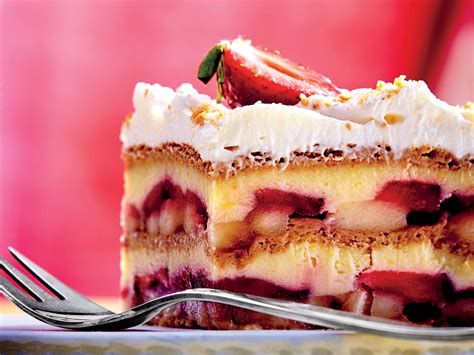 strawberry-banana-pudding-icebox-cake image