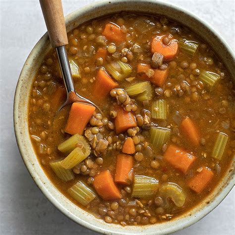 easy-healthy-lentil-soup-under-200-calories-lil image