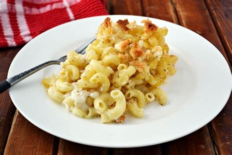old-fashioned-baked-macaroni-and-cheese-new image