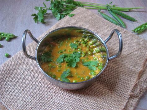 restaurant-style-green-peas-masala-recipe-archanas image