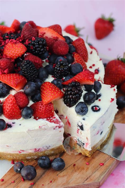 no-bake-summer-berry-cheesecake-janes-patisserie image