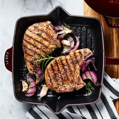 pan-grilled-pork-chops-with-red-onions-williams-sonoma image