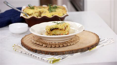 authentic-irish-shepherds-pie-with-soft-colcannon-topping image