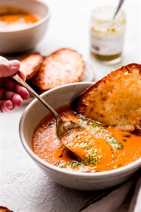 secret-ingredient-tomato-basil-soup-no-cream image